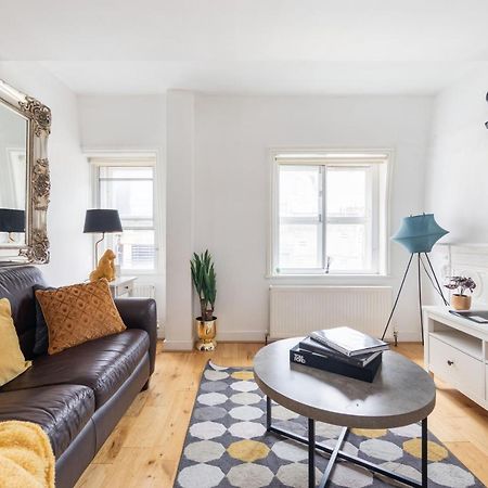 Spacious 1 Bed Oxford Street Apartment - Sleeps 4 Londen Buitenkant foto