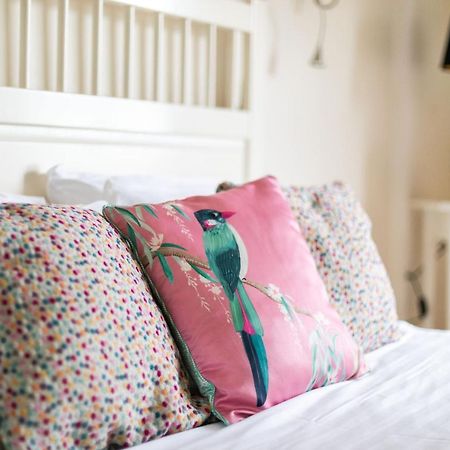 Spacious 1 Bed Oxford Street Apartment - Sleeps 4 Londen Buitenkant foto